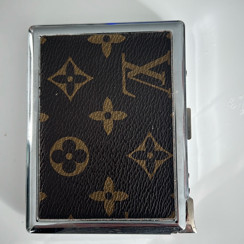 Louis Vuitton vintage loose cigarette holder with mirror and lighter